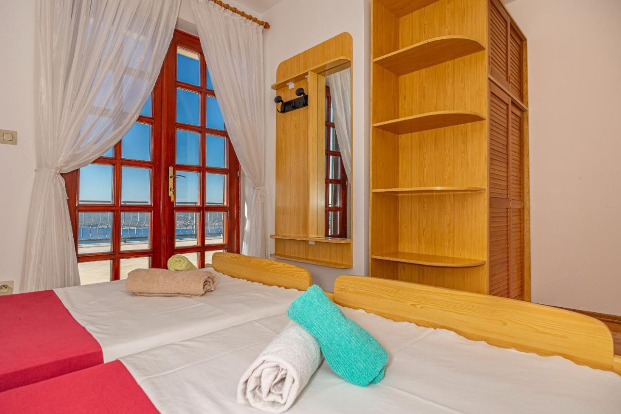 Apartments Francoise ซริกเวนิซา ภายนอก รูปภาพ