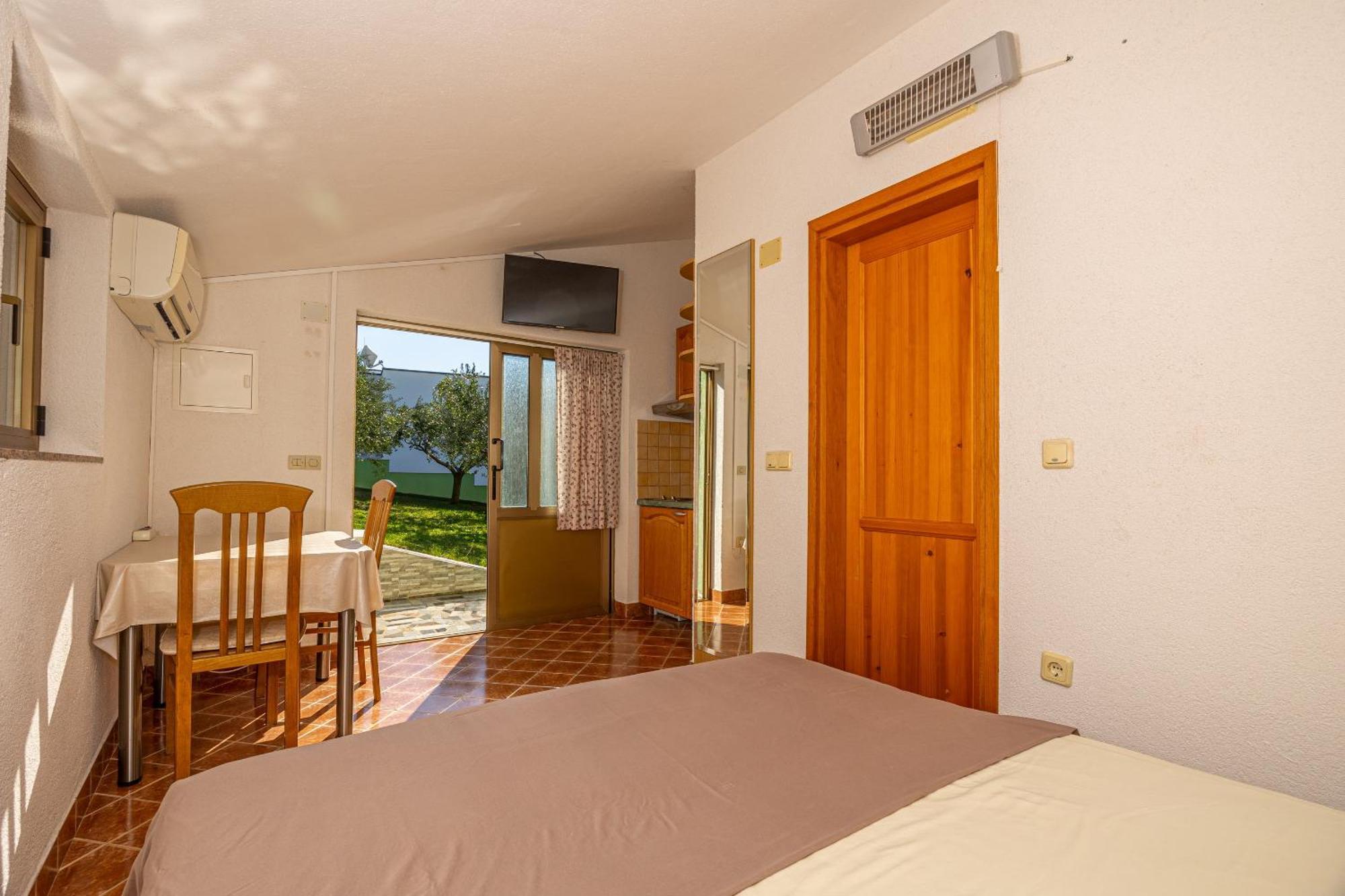 Apartments Francoise ซริกเวนิซา ภายนอก รูปภาพ