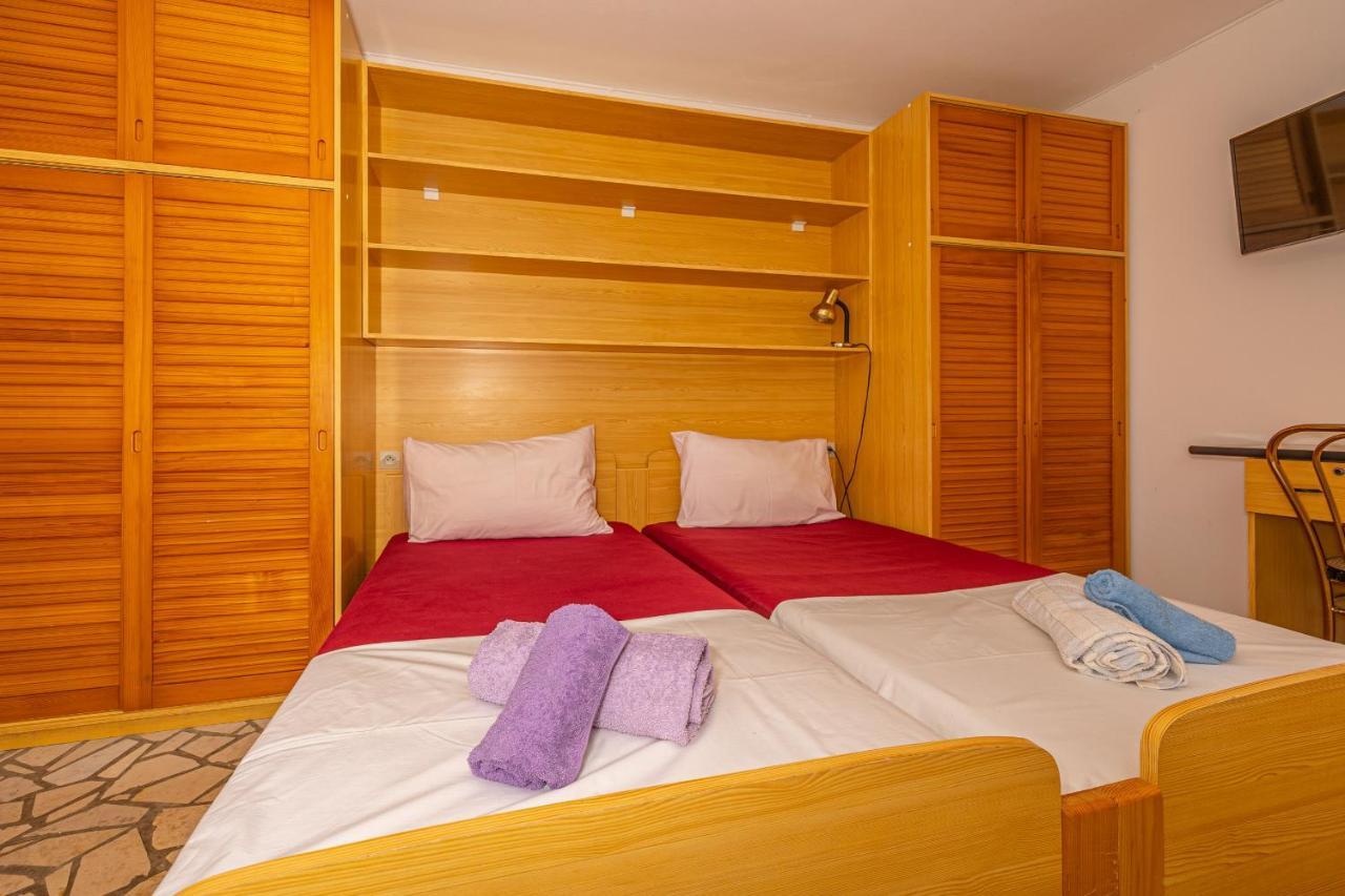 Apartments Francoise ซริกเวนิซา ภายนอก รูปภาพ