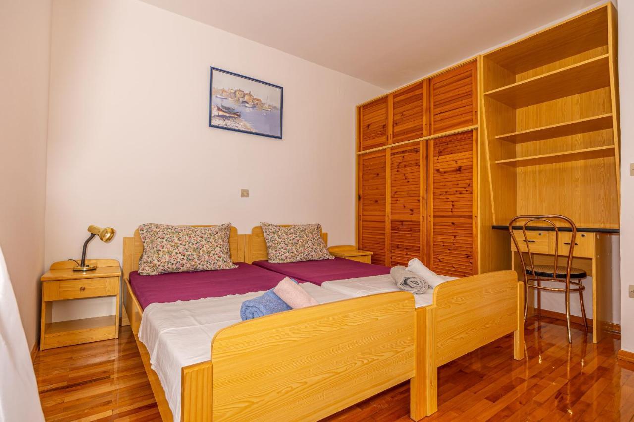 Apartments Francoise ซริกเวนิซา ภายนอก รูปภาพ