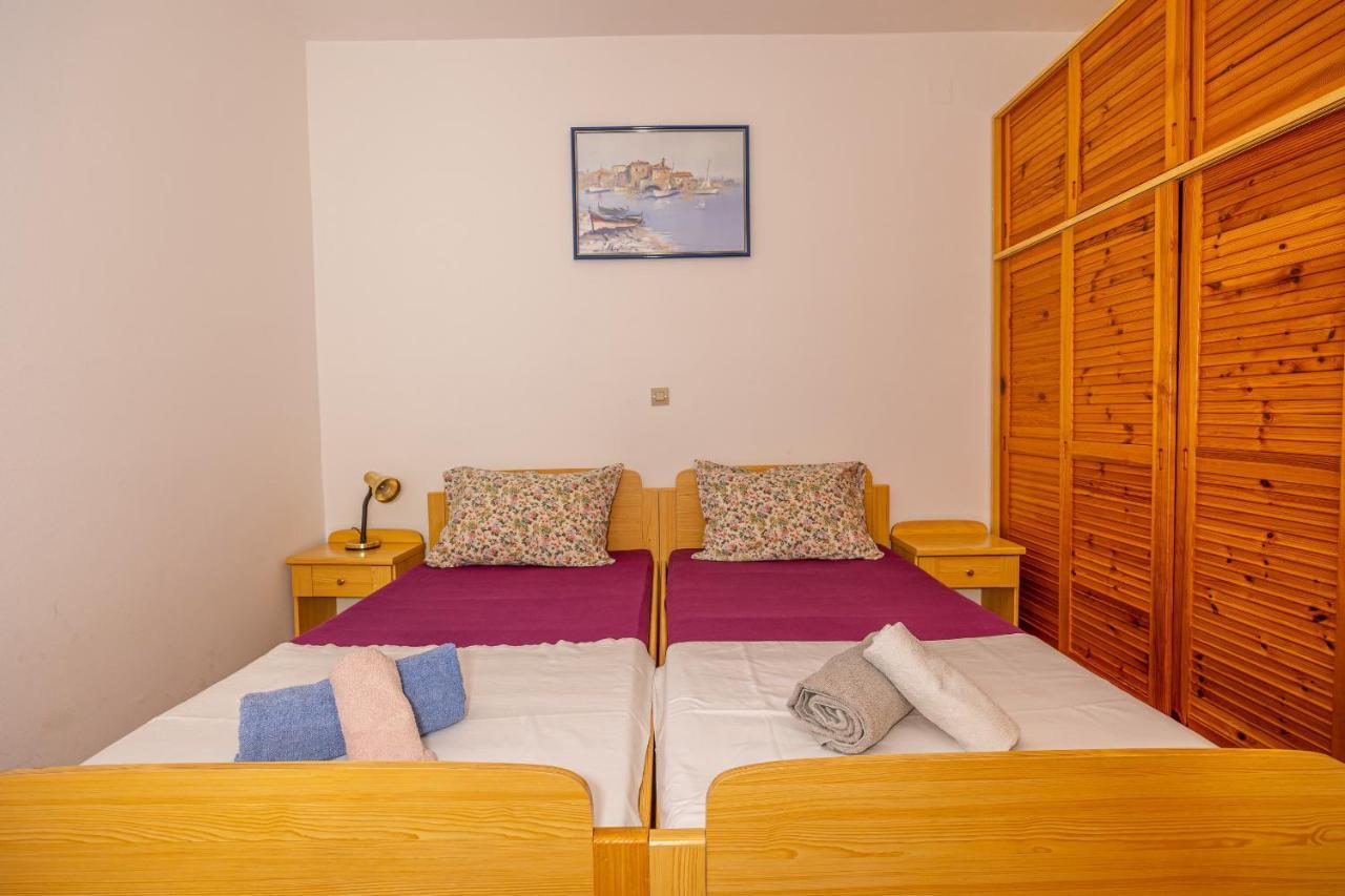 Apartments Francoise ซริกเวนิซา ภายนอก รูปภาพ
