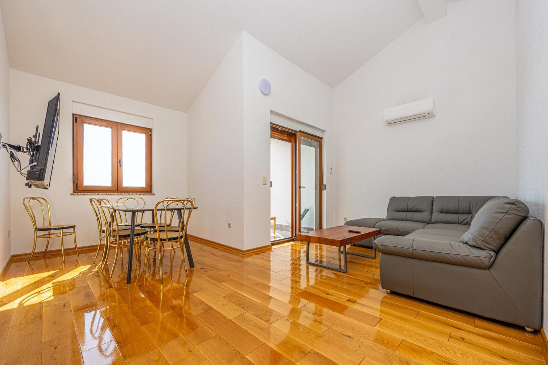 Apartments Francoise ซริกเวนิซา ภายนอก รูปภาพ